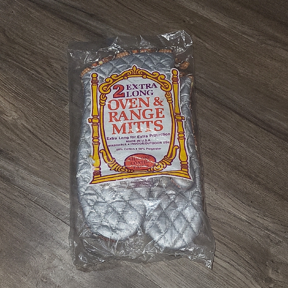 Vintage 1960s Left & Right Handed Oven Mitts Kitchen Quilted Set